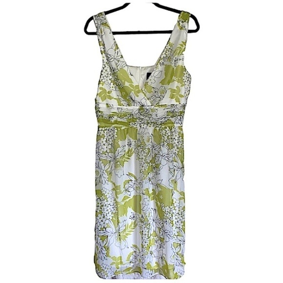 Scarlett Chiffon V Neck Dress A Line White and Lime Green Floral Woman’s Size 12 - Picture 8 of 8